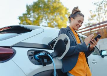 Electric vehicle charging station