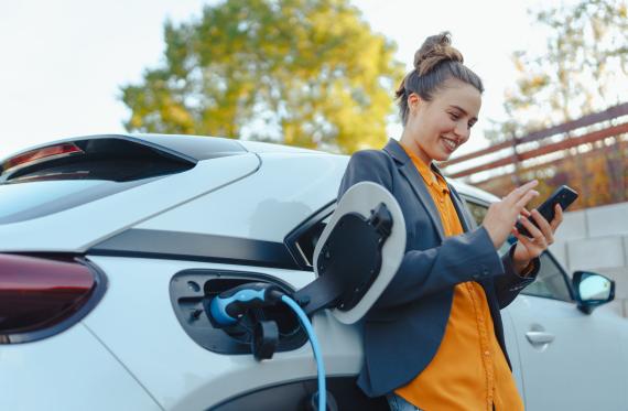 Electric vehicle charging station
